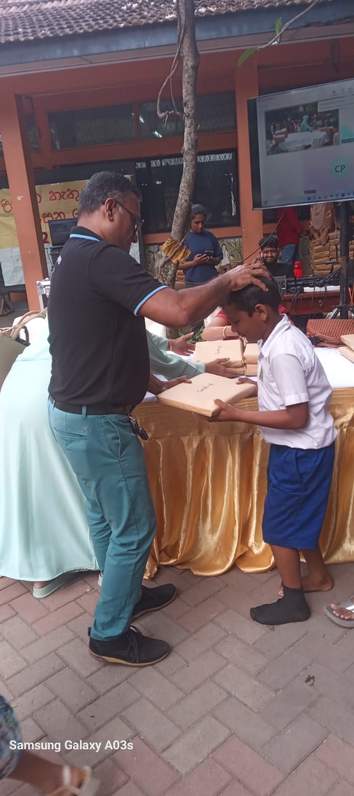 Presenting a community support package to a student